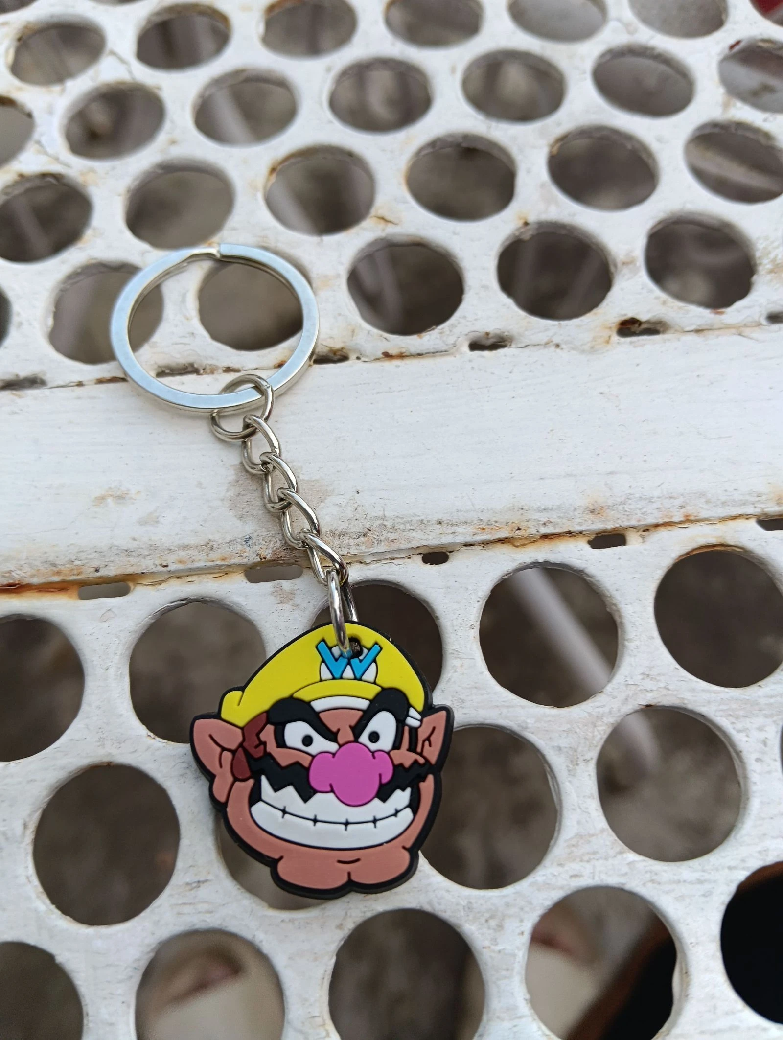 Porte clé méchant dans Super Mario 